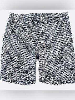 Briggs Bermuda shorts with Black and white geometric print